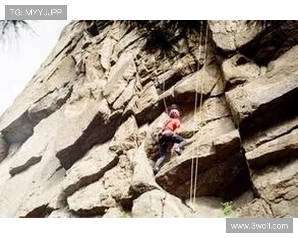 攀岩技术的探索与实践：深入上海攀岩队的训练与挑战之路