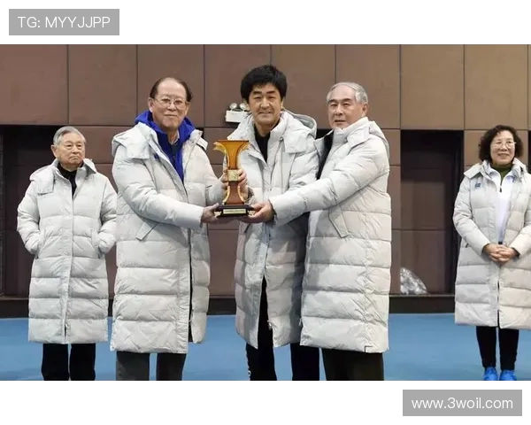 西安网球队的团队协作之道:凝聚力量共创辉煌的网球之旅 西安网球队的团队协作之道:凝聚力量共创辉煌的网球之旅