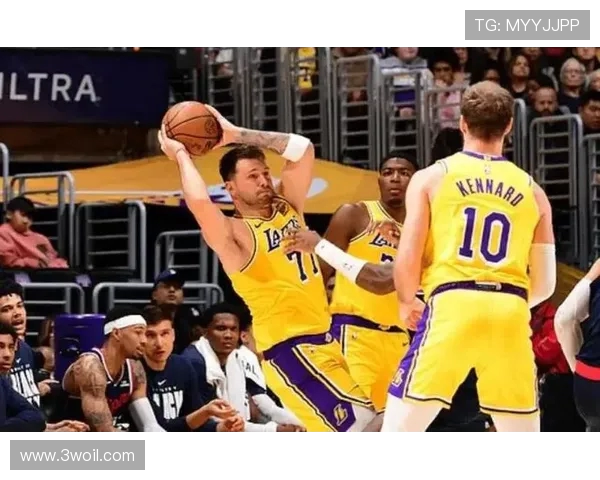 洛杉矶湖人迎战劲敌巅峰对决全场焦点鏖战点燃球迷激情